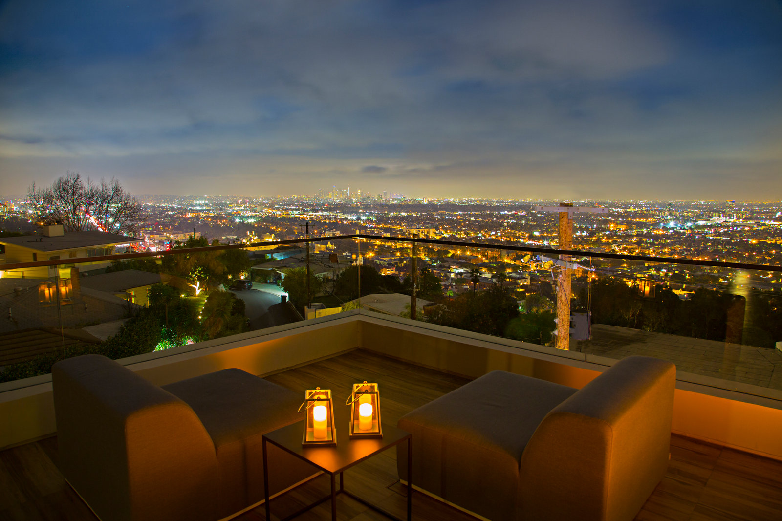 HollywoodLand — Rooftop lounge and city lights