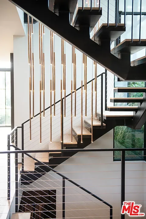 La Dulce Vida — Floating staircase