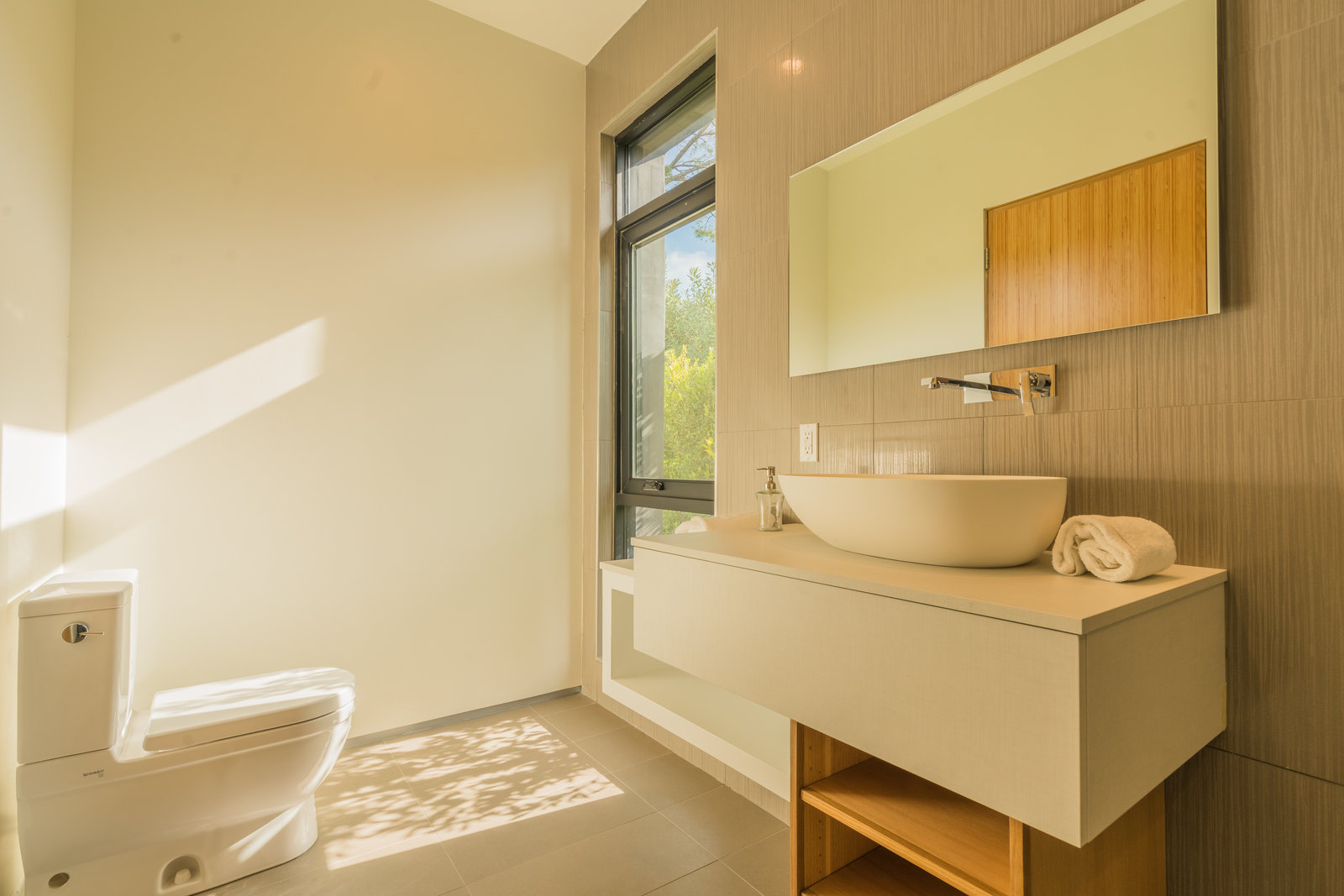 Villa Escondite — Bathroom and floating vanity