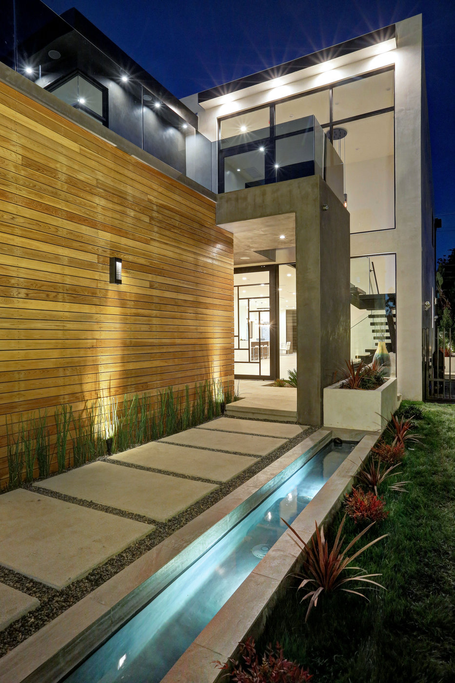 Maison De La Joie — Entry water feature