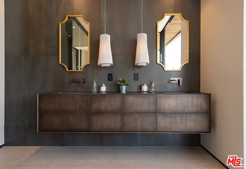 La Dulce Vida — Bathroom double vanity