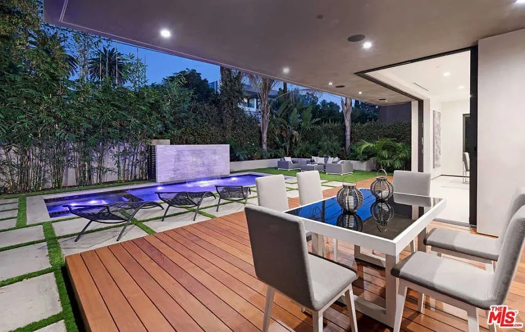 Casa Alegra — Covered outdoor lounge