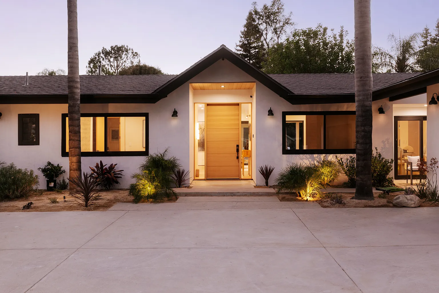 Casa Serena — Entrance at dusk