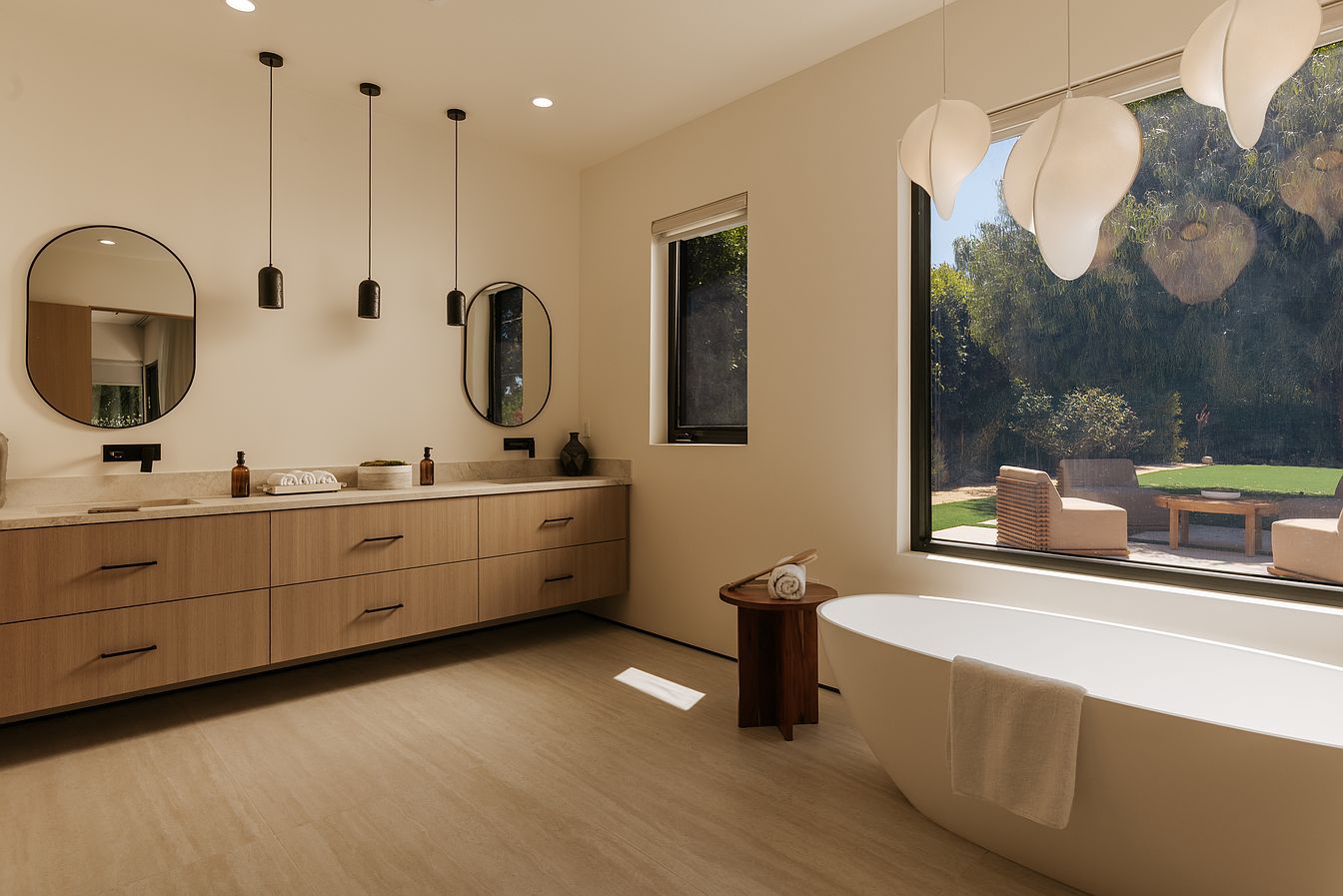 Casa Serena — Primary bathroom and freestanding tub